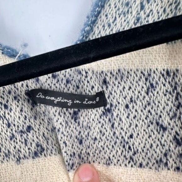 Do Everything In Love Women Striped Fringe Sweater Blue Cream Large Southwestern - Picture 2 of 10